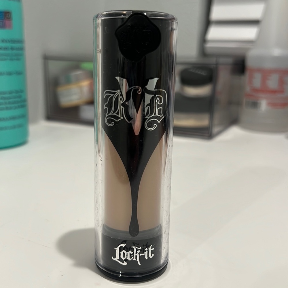 NEW kat von d lock it foundation shade light 48 neutral